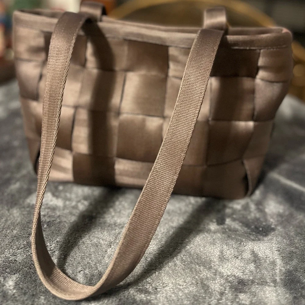 Harvey’s Seatbelt Bag Medium Sized Chocolate Woven Tote - Picture 7 of 15